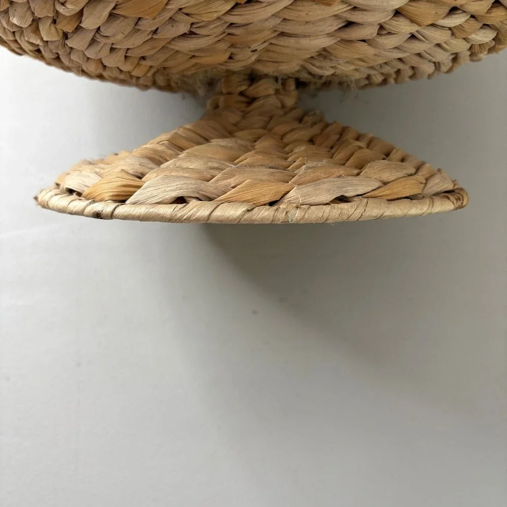 N/A handwoven seagrass